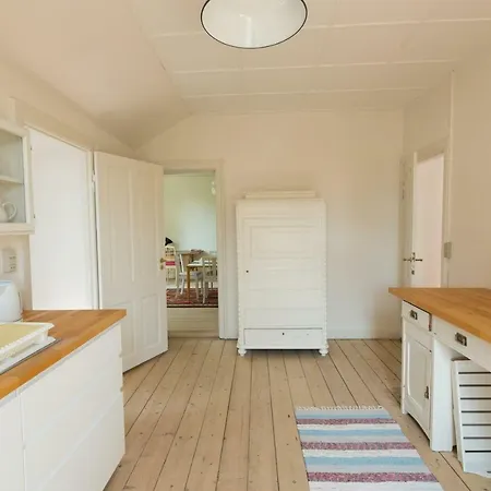 Spacious Private For Family Lägenhet Stege