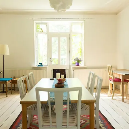 Lägenhet Spacious Private For Family