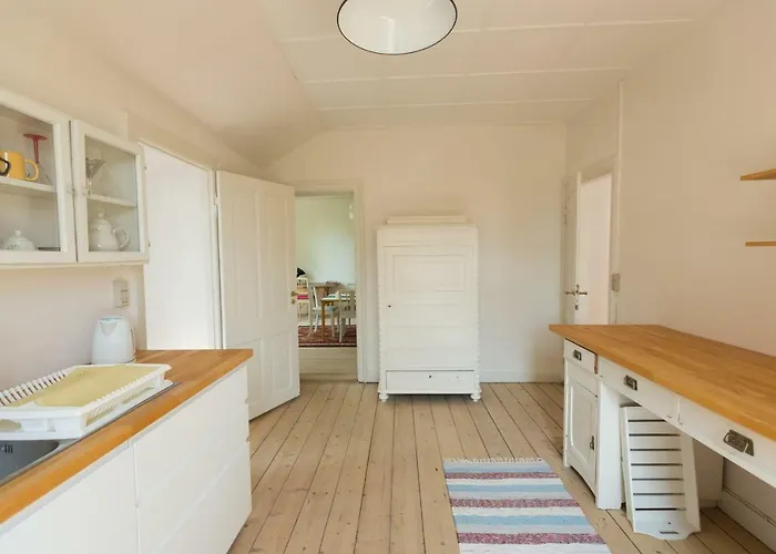 Spacious Private For Family Apartament Stege